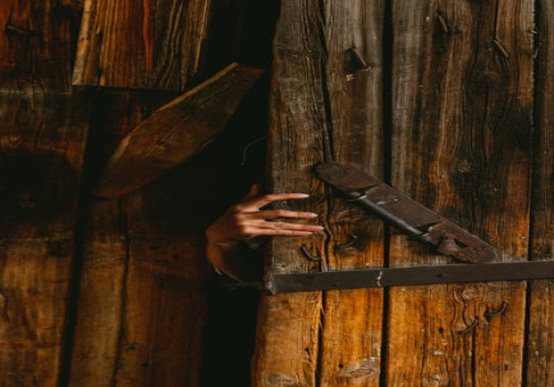 Het is groen en vliegt in de kerk? Wij leggen het uit!