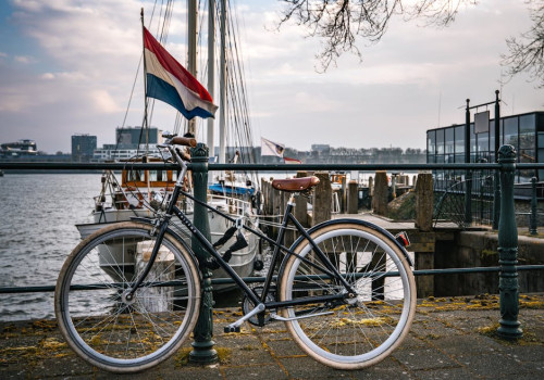 Wat zijn de mooiste fietsroutes voor een lang weekend door Nederland