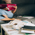 Is het overnacht of overnachtet?