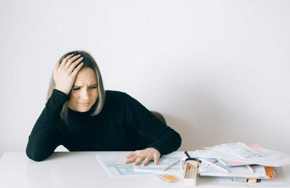 Hoe lang mag een werkgever je loon inhouden bij ziekte?
